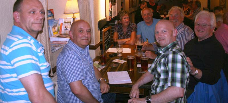 jubilee_quiz_three_horseshoes_030612_teams_(7)