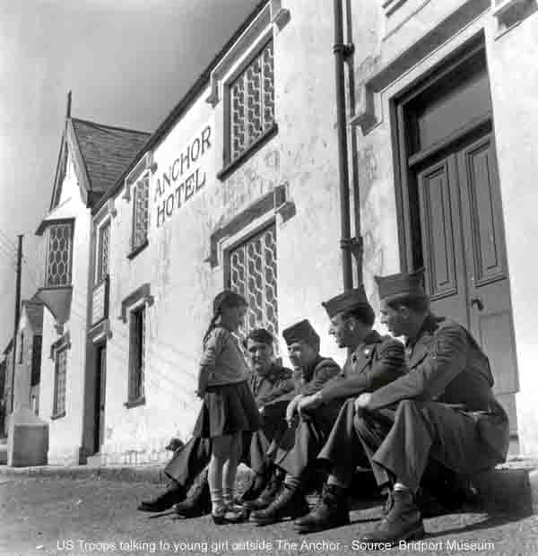 US GI's and girl outside the Anchor Hotel