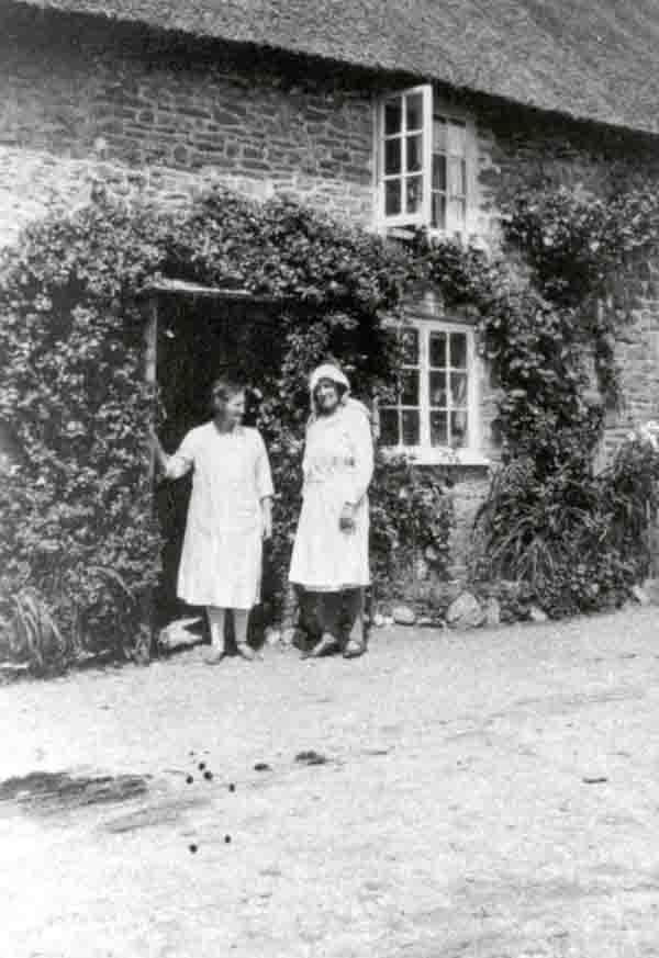 Mrs. Thorner (Benjie's sister) and Mabel Hussey in 1930
